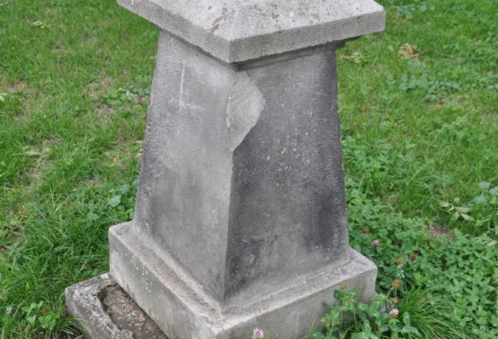 Úhošťany u kostela, Omnium, 2020