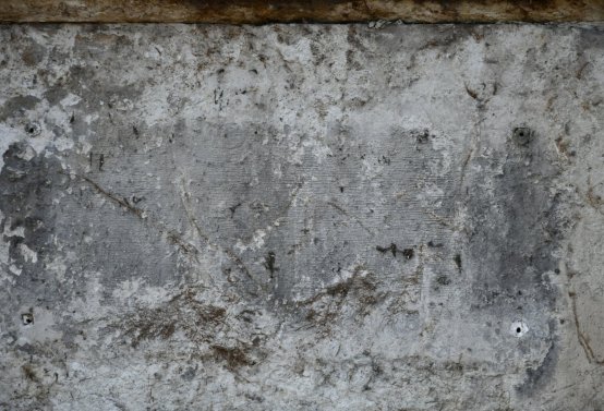 Nově dohledané nápisové desky po vyčištění hrobek u hřbitovní zdi, O.C., 2025