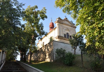 Dolánky nad Ohří u kostela, Omnium, 2020