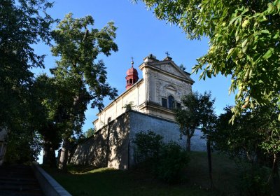 Dolánky nad Ohří u kostela, Omnium, 2020