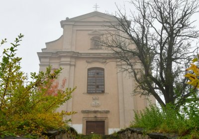 Sutom u kostela, Omnium, 2020