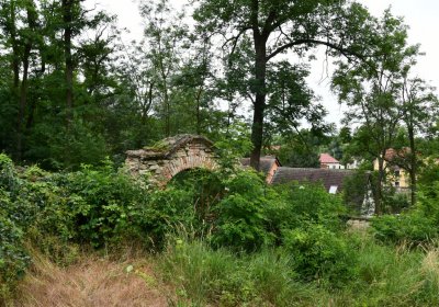 Straškov u kostela, Omnium, 2020