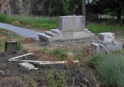 Fotografie hřbitova při probíhající rekonstrukci, Omnium, 2016