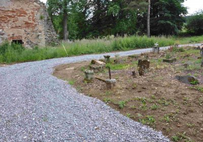 Fotografie hřbitova při probíhající rekonstrukci, Omnium, 2016