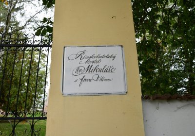 Vilémov u kostela, Omnium, 2020