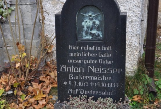 O.N., 2021