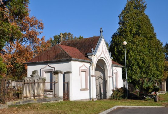 Hřbitov a náhrobky v roce 2021, O.C., 2021