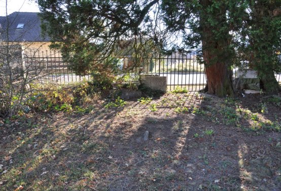 Hřbitov a náhrobky v roce 2021, O.C., 2021