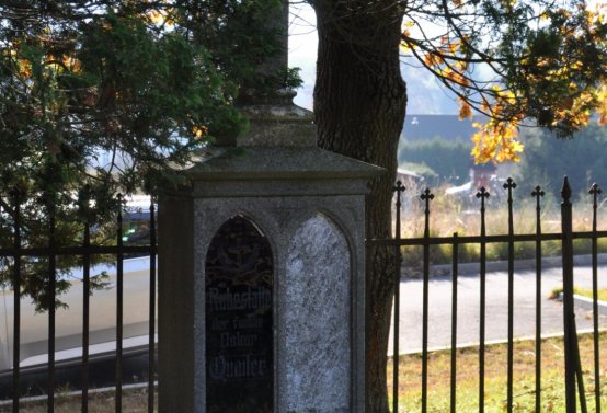 Hřbitov a náhrobky v roce 2021, O.C., 2021