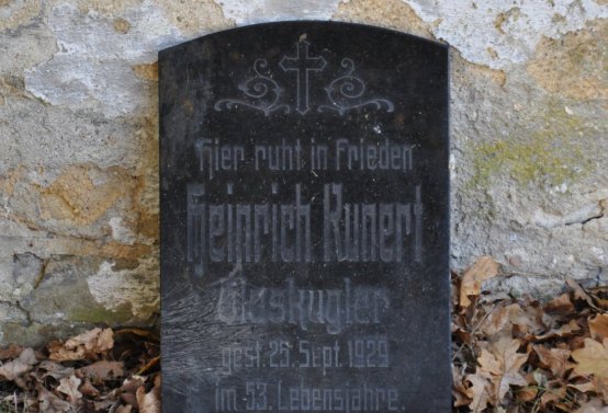 Hřbitov a náhrobky v roce 2021, O.C., 2021