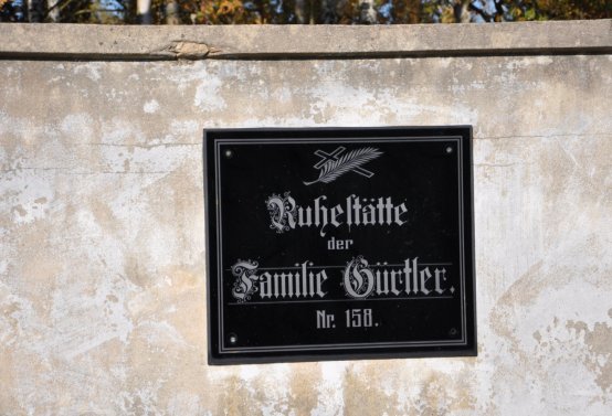 Hřbitov a náhrobky v roce 2021, O.C., 2021