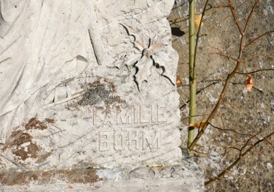 Hřbitov a náhrobky v roce 2021, O.C., 2021