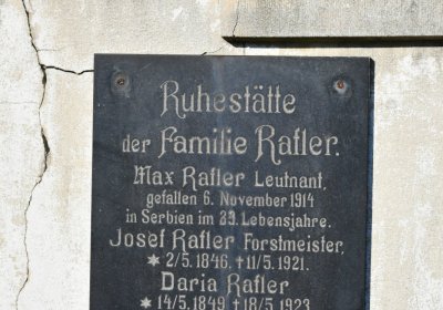 Hřbitov a náhrobky v roce 2021, O.C., 2021