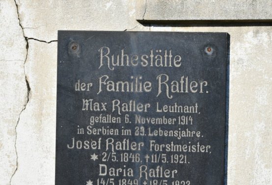 Hřbitov a náhrobky v roce 2021, O.C., 2021