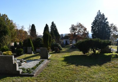 Hřbitov a náhrobky v roce 2021, O.C., 2021