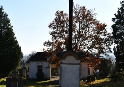 Hřbitov a náhrobky v roce 2021, O.C., 2021