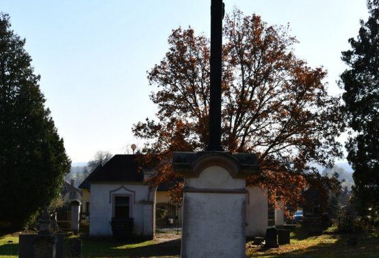 Hřbitov a náhrobky v roce 2021, O.C., 2021