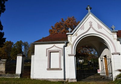 Hřbitov a náhrobky v roce 2021, O.C., 2021