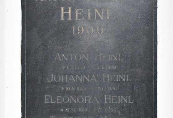 O.N., 2022