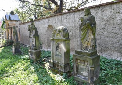 Louny u kostela 14 sv. pomocníků, Omnium, 2020